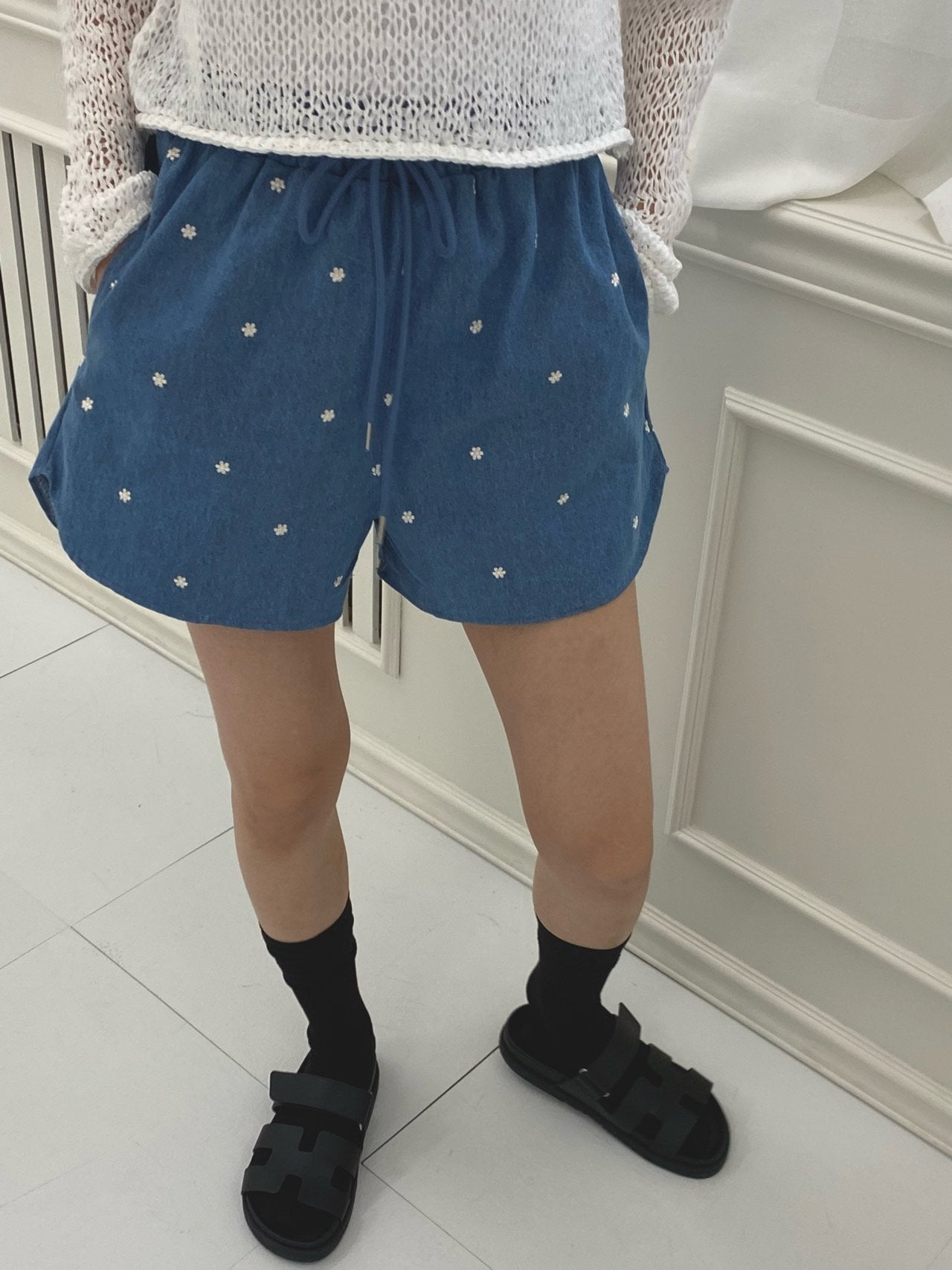 Embroidery Denim Short Pants
