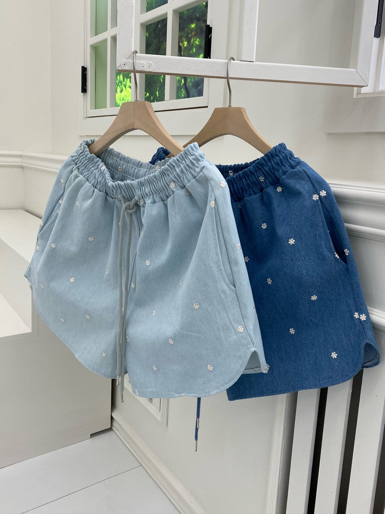 Embroidery Denim Short Pants